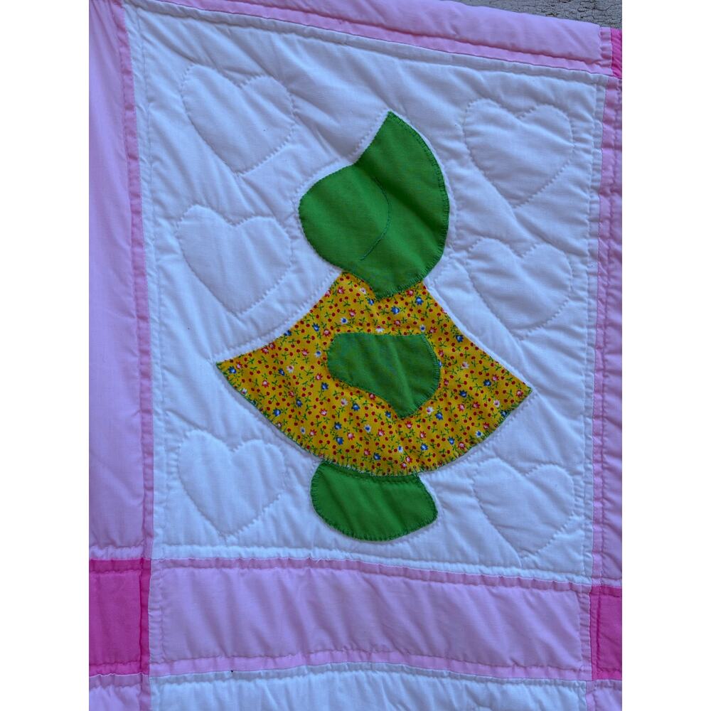 Quilt sunbonnet Sue pattern homemade cozycore cottagecore country pink white ￼ - Picture 2 of 7